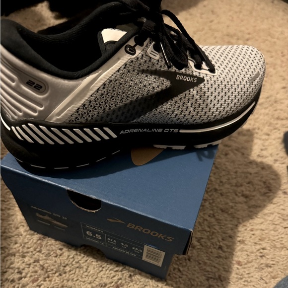 Brooks Shoes - Brooks Women Adrenaline GTS 22